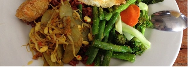 Surf Camps Surfing Holidays Bali Group Trip Food Header 645 x 230 Optimized